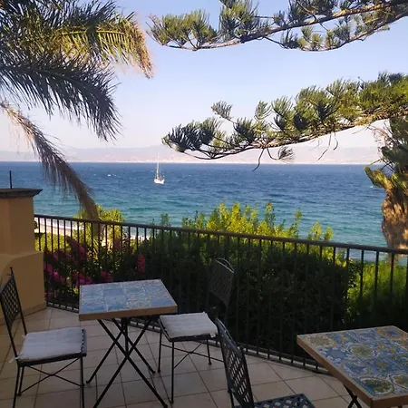 Maison Canopee Alojamento de Acomodação e Pequeno-almoço Messina