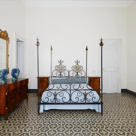 Maison Canopée Bed & Breakfast *