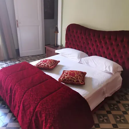 Maison Canopée Bed & Breakfast *