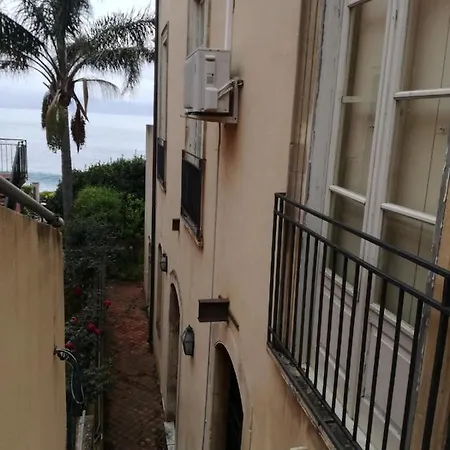 Alojamento de Acomodação e Pequeno-almoço Maison Canopee *