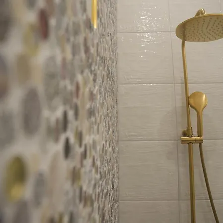 Maison Canopee Bed & Breakfast *
