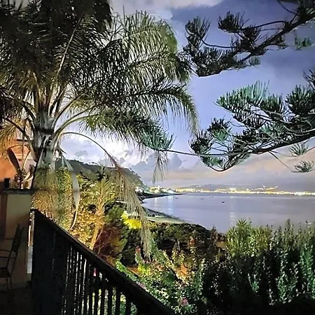 Maison Canopée Bed & Breakfast Messina