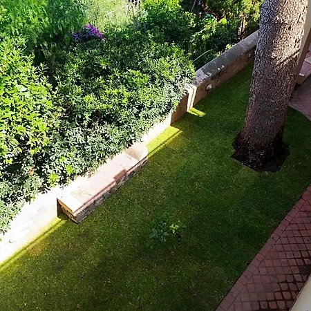 Maison Canopée Bed & Breakfast 4*